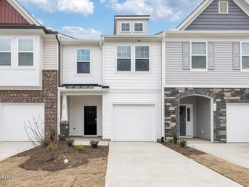 806 Kensley Grv Ln #8, Fuquay Varina, NC 27526