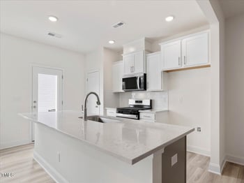 806 Kensley Grv Ln #8, Fuquay Varina, NC 27526