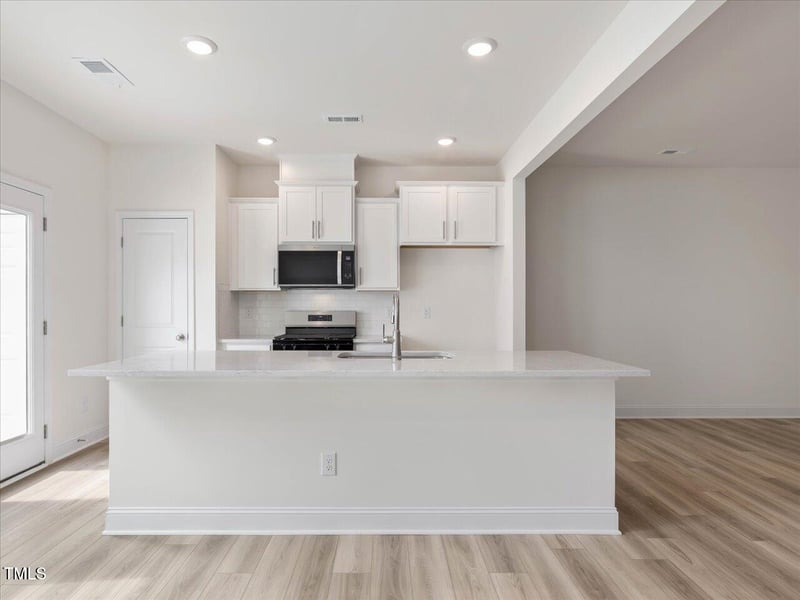 806 Kensley Grv Ln #8, Fuquay Varina, NC 27526