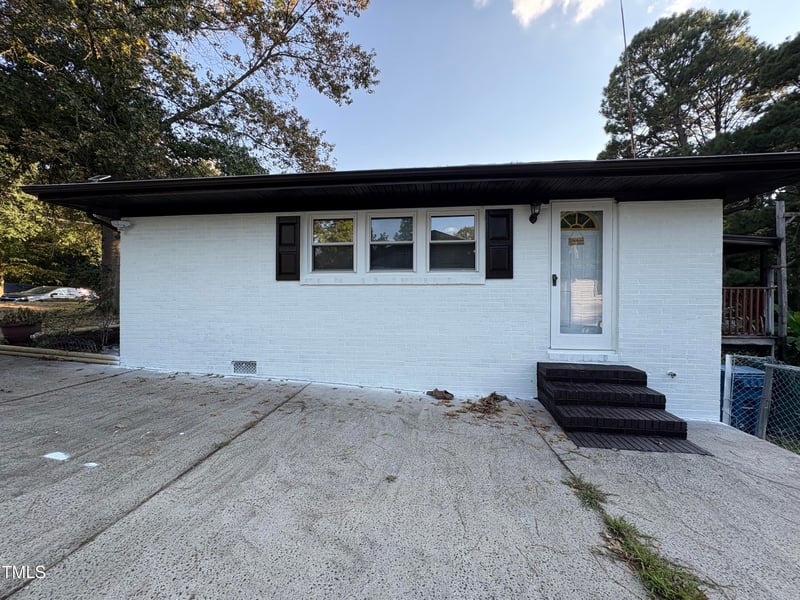 806 Lindley Dr, Durham, NC 27703