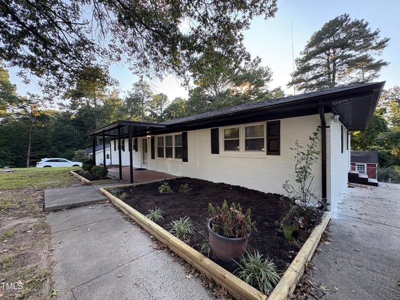 806 Lindley Dr, Durham, NC 27703