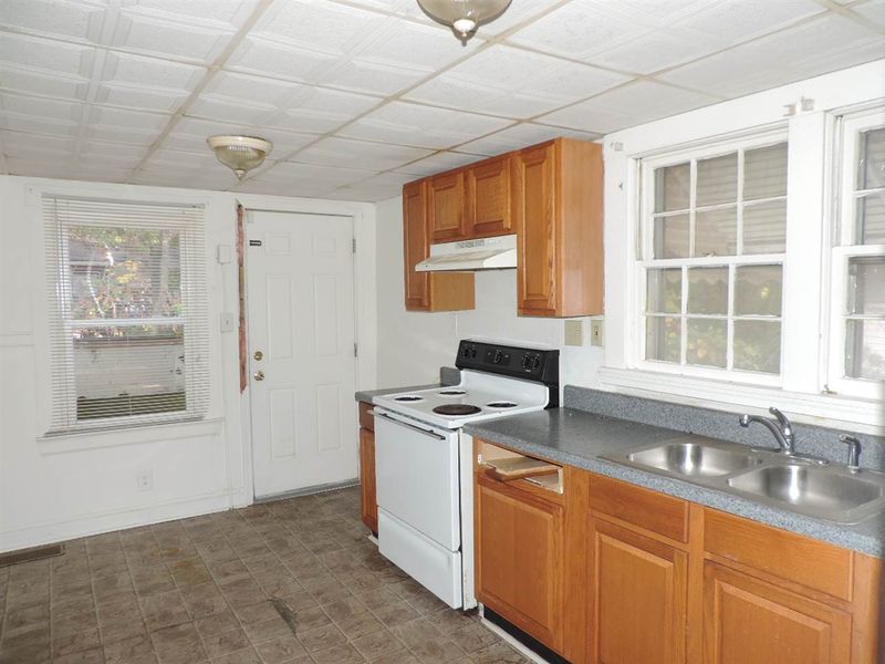 806 Massey Ave, Durham, NC 27701