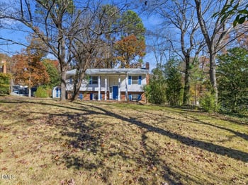 806 Oakley Ct, Cary, NC 27511