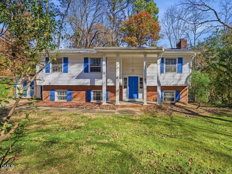 806 Oakley Ct, Cary, NC 27511