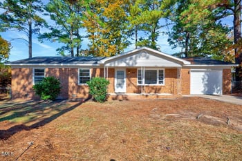 806 Opal Ct, Fayetteville, NC 28311