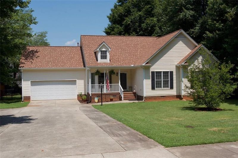 806 S Third St, Mebane, NC 27302