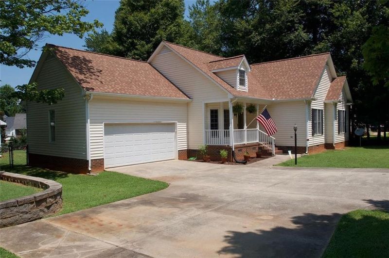 806 S Third St, Mebane, NC 27302