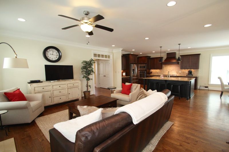 806 Water Hickory Dr, Cary, NC 27519