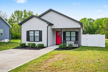 807 A Peedin St, Selma, NC 27576