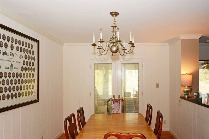 807 Beaver Dam Rd, Raleigh, NC 27607