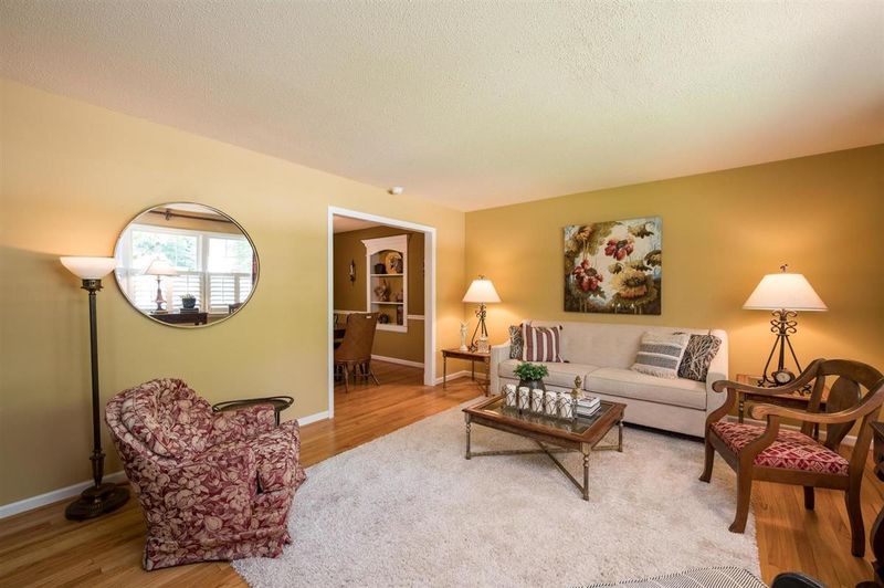 807 Brookgreen Dr, Cary, NC 27511
