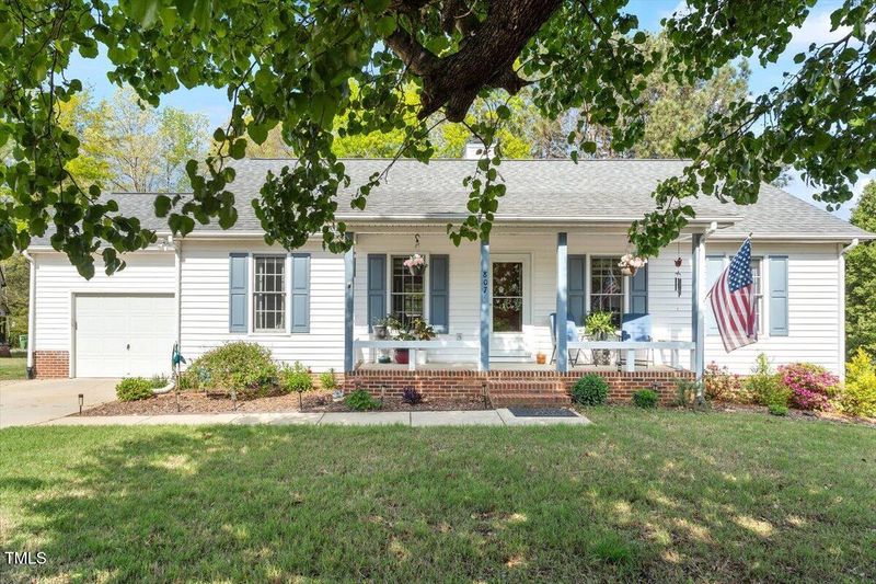 807 Clean View Ct, Fuquay Varina, NC 27526