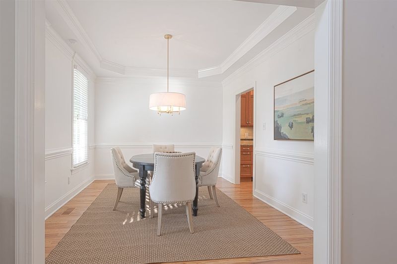 807 Edgewater Cir, Chapel Hill, NC 27516