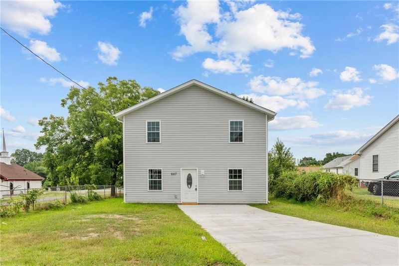807 Elizabeth St, Burlington, NC 27217