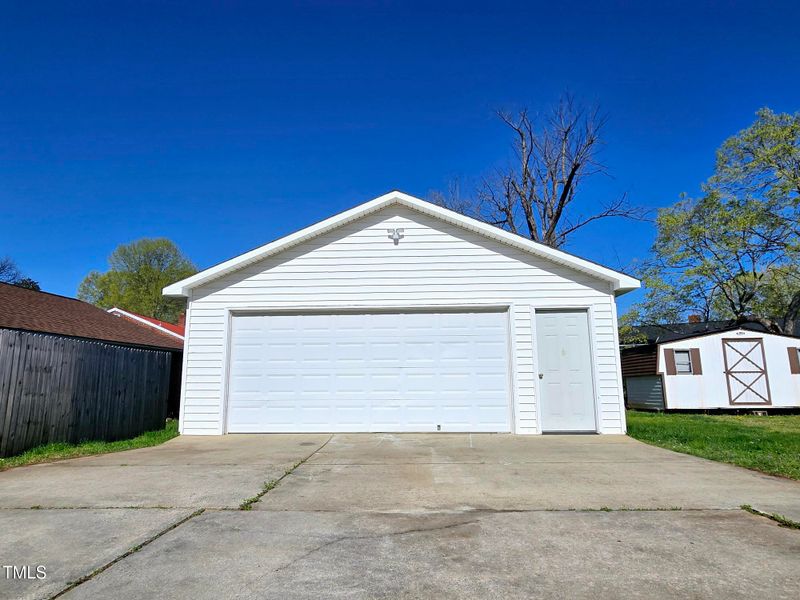 807 Everett St, Burlington, NC 27215