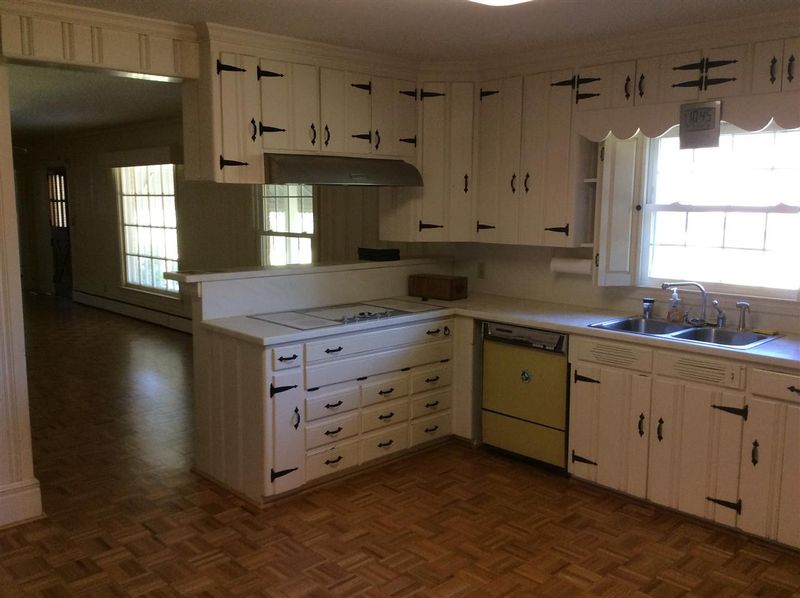 807 N General Lee Ave, Dunn, NC 28334