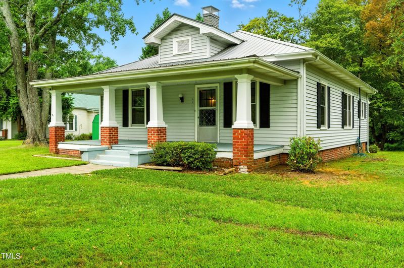 807 N Main St, Creedmoor, NC 27522