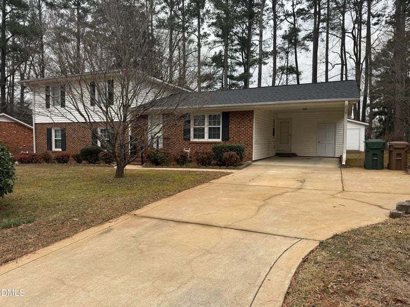 807 Palmetto Dr, Cary, NC 27511