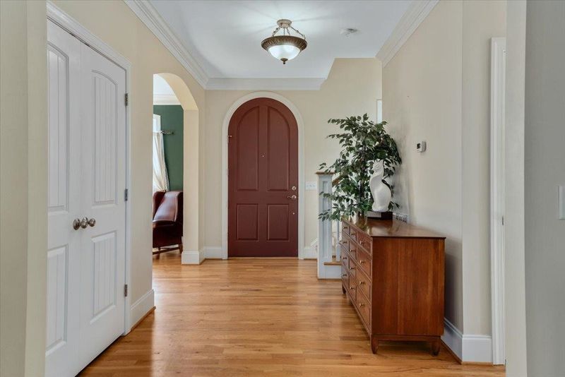807 Poythress Rd, Chapel Hill, NC 27516