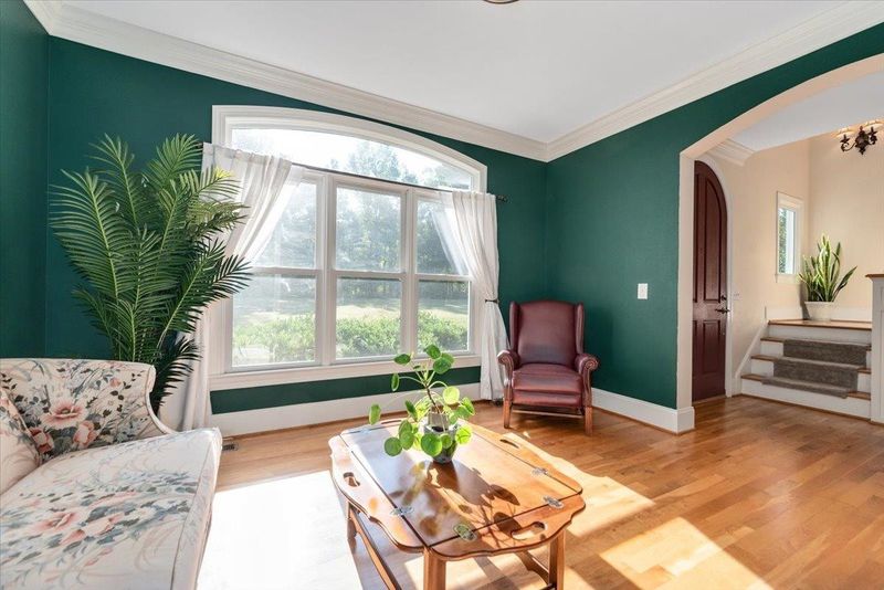 807 Poythress Rd, Chapel Hill, NC 27516