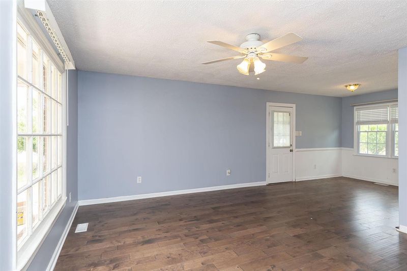 807 S Raleigh St, Angier, NC 27501