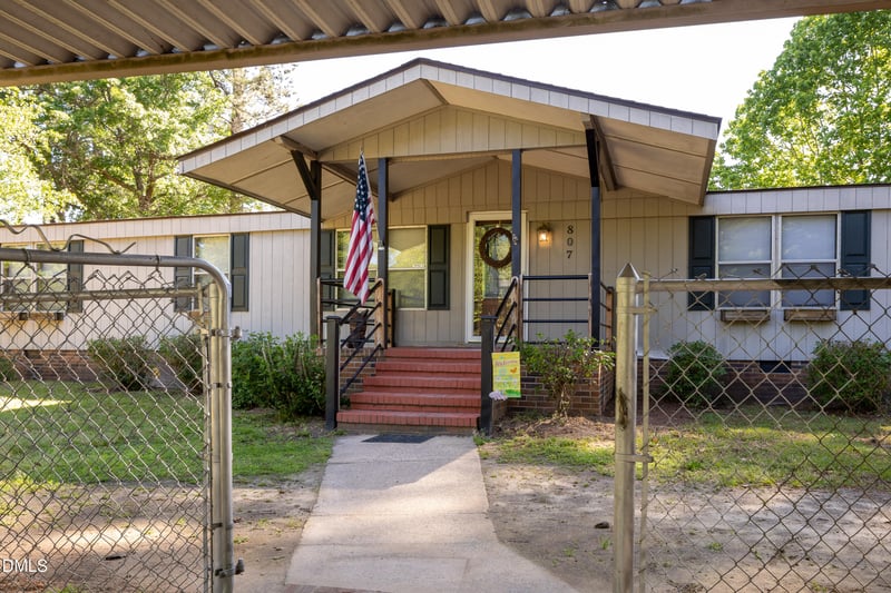 807 Richardson Ave, Fayetteville, NC 28314