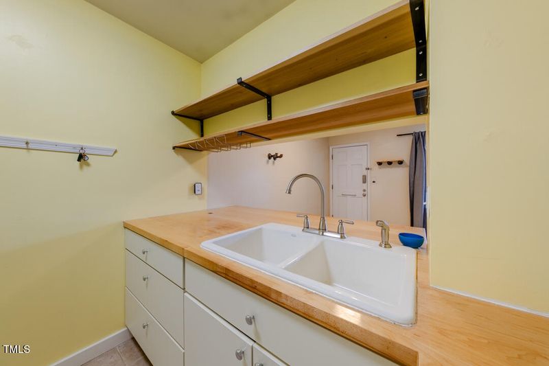 807 W Trinity Ave #203, Durham, NC 27701
