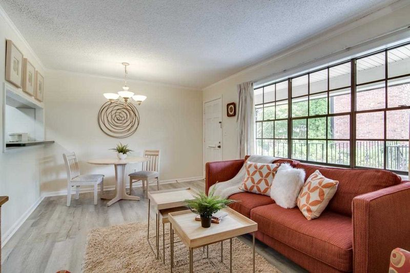 807 W Trinity Ave #208, Durham, NC 27701