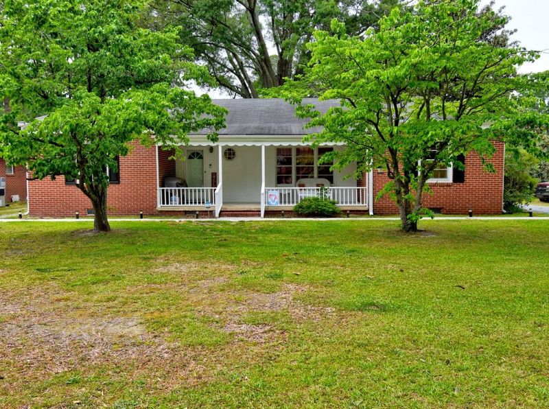 807 N Webb St, Selma, NC 27576