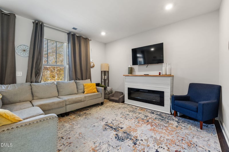 807 Winter Meadow Dr, Wake Forest, NC 27587