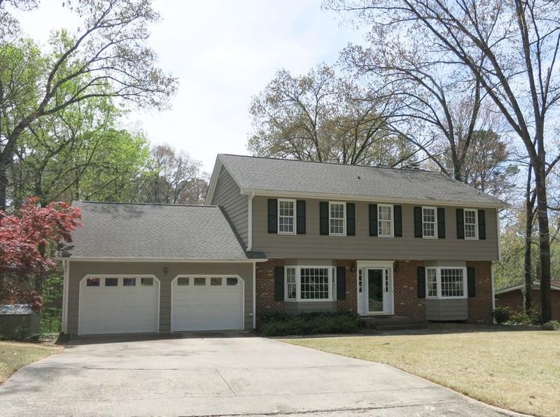808 Autumn Ct, Raleigh, NC 27609