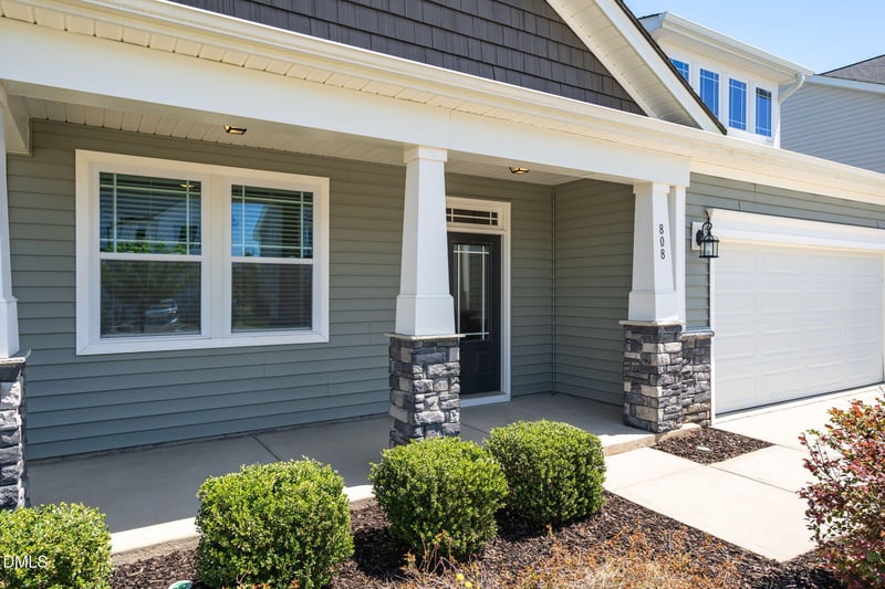 808 Briar Gate Dr, Holly Springs, NC 27540