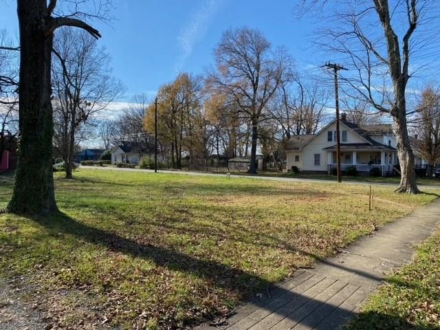 808 S Broad St, Burlington, NC 27215