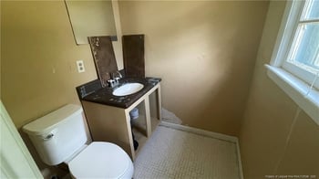 808 Bronco Ln, Fayetteville, NC 28303