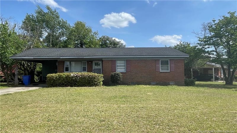 808 Bronco Ln, Fayetteville, NC 28303