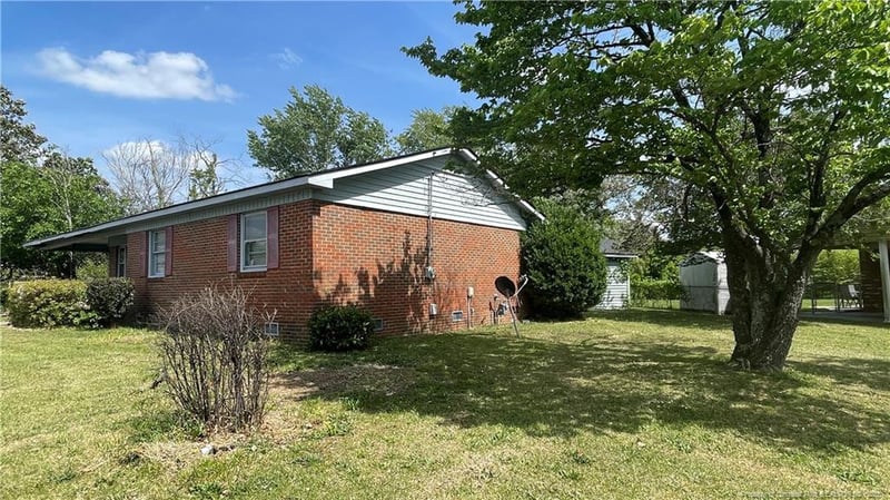 808 Bronco Ln, Fayetteville, NC 28303