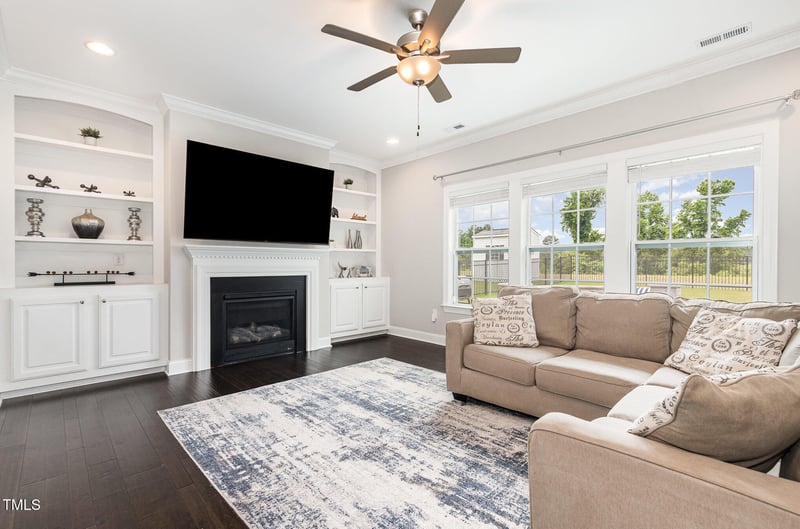 808 Buckner Ct, Fuquay Varina, NC 27526