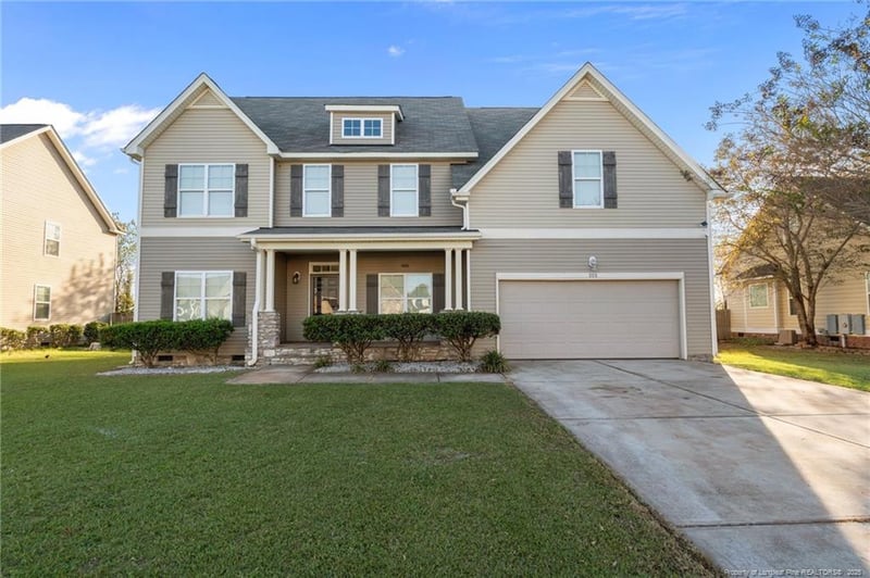 808 Camwheel Dr, Hope Mills, NC 28348