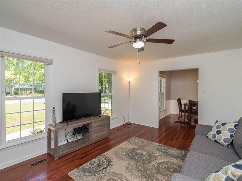 808 Clarion Dr, Durham, NC 27705
