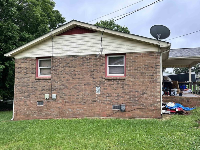 808 Cross Link Rd, Raleigh, NC 27610