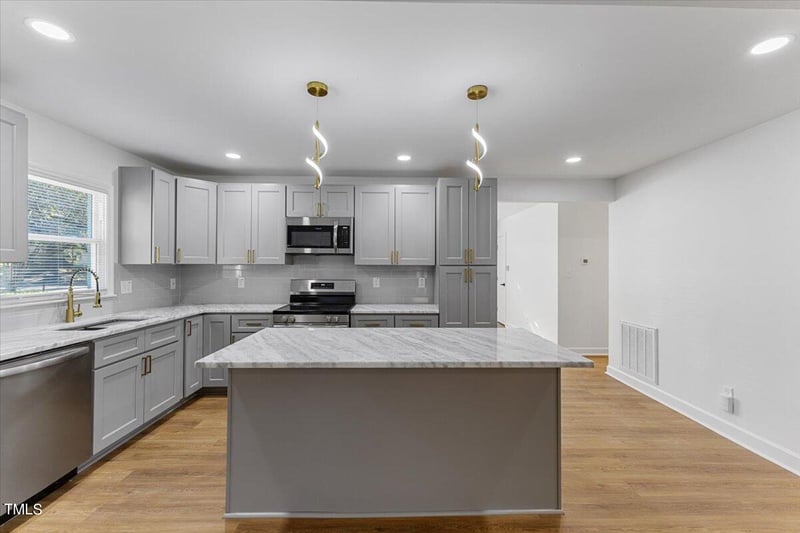 808 Edison Rd, Raleigh, NC 27610