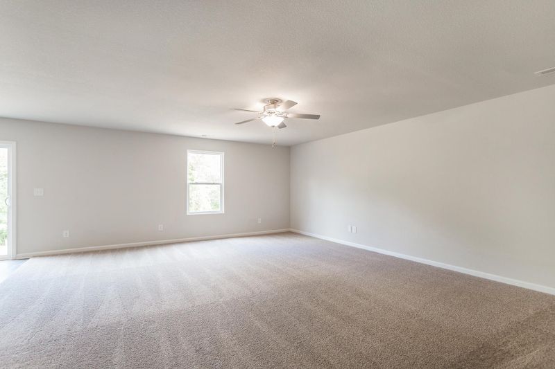 808 Frosty Way, Zebulon, NC 27597
