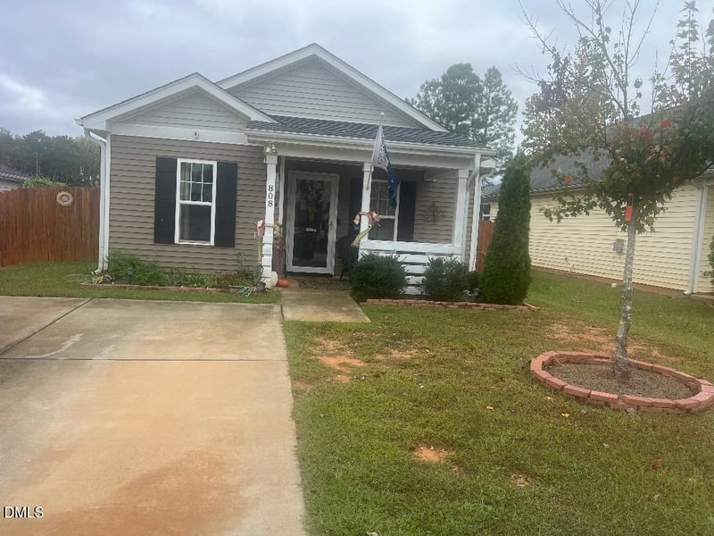 808 Grove Creek Ln, Raleigh, NC 27610
