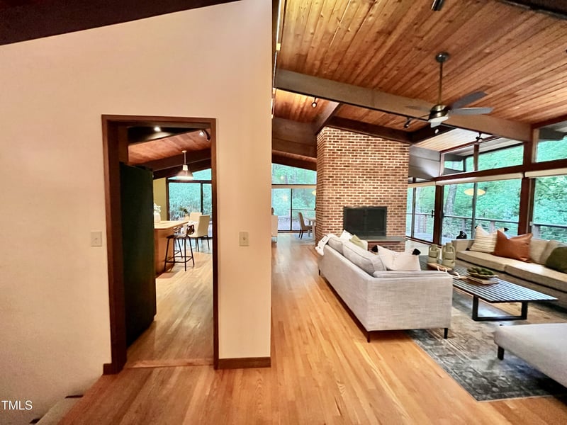 808 Indian Springs Rd, Chapel Hill, NC 27514