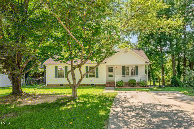 808 Kimpton Ct, Fuquay Varina, NC 27526