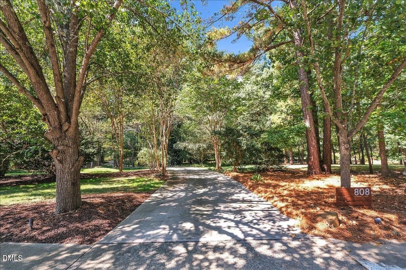 808 Pinehurst Dr, Chapel Hill, NC 27517