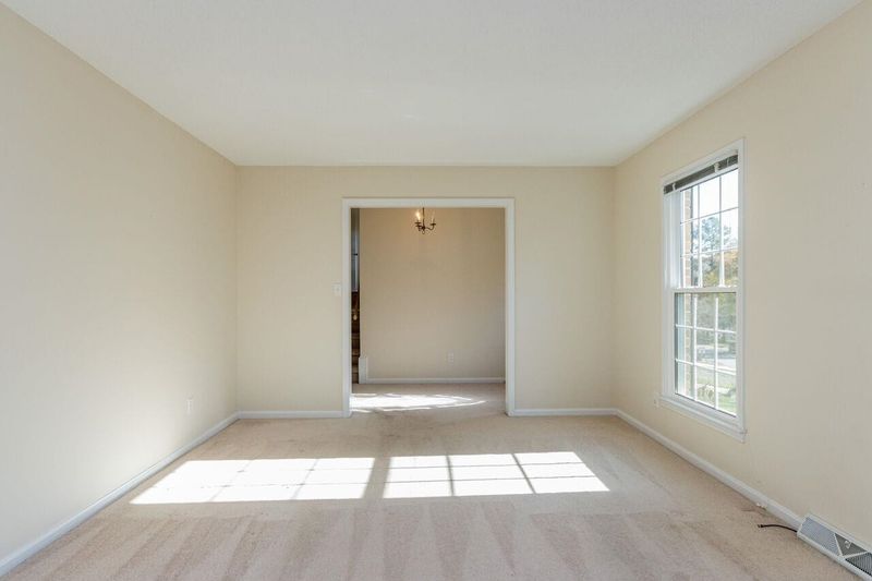 808 Pineland Dr, Cary, NC 27511