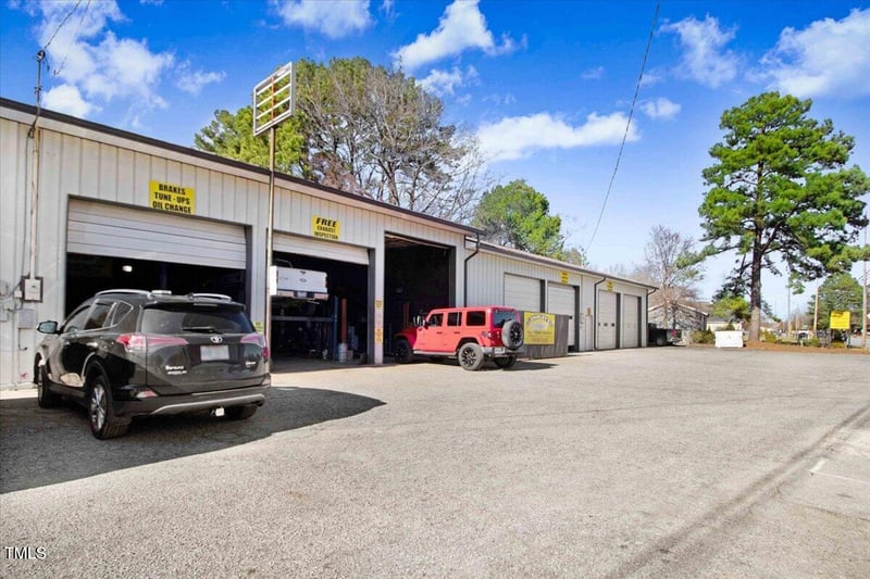 808 Pollock St, Selma, NC 27576
