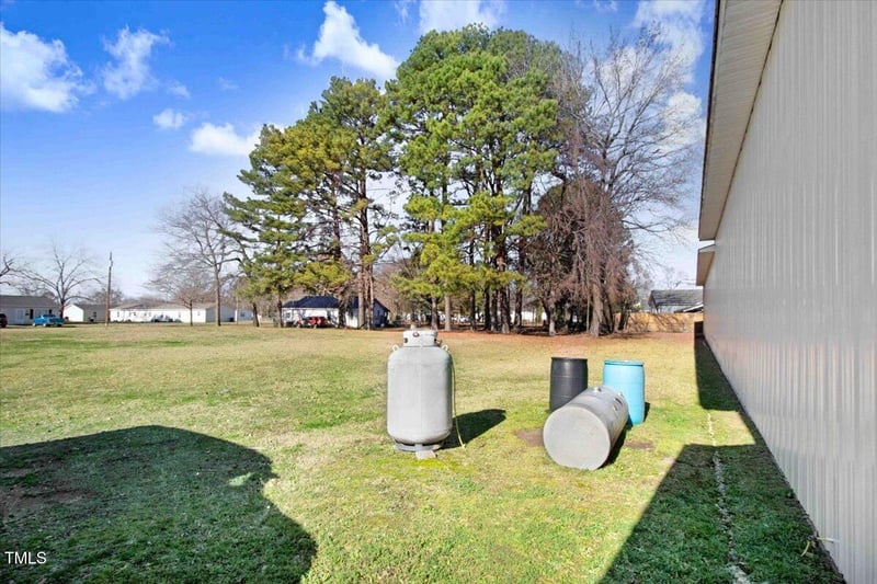 808 Pollock St, Selma, NC 27576