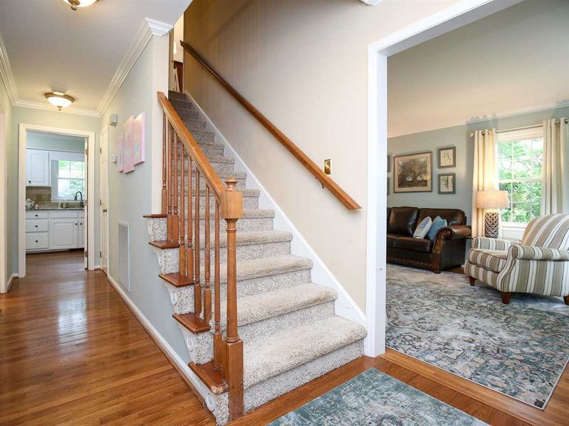 808 Purdue St, Raleigh, NC 27609
